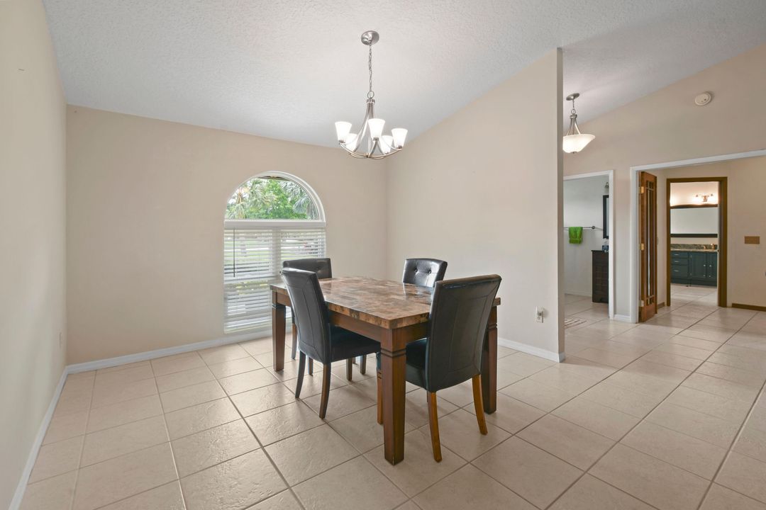 Под контрактом: $749,900 (5 спален, 2 ванн, 2492 Квадратных фут)