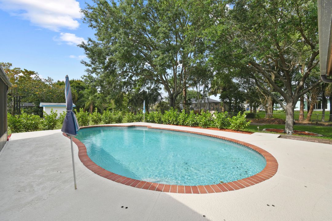 Под контрактом: $749,900 (5 спален, 2 ванн, 2492 Квадратных фут)