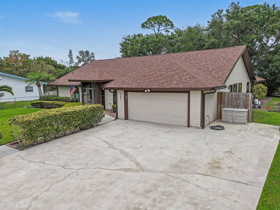 Под контрактом: $749,900 (5 спален, 2 ванн, 2492 Квадратных фут)