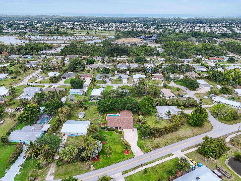 Под контрактом: $749,900 (5 спален, 2 ванн, 2492 Квадратных фут)