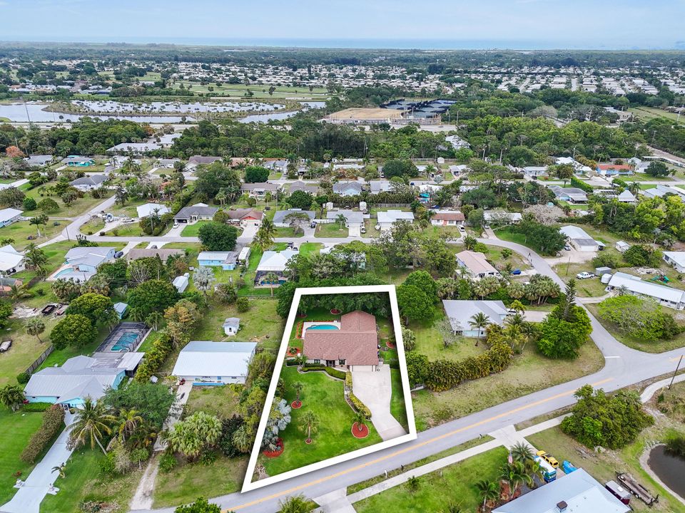 Под контрактом: $749,900 (5 спален, 2 ванн, 2492 Квадратных фут)