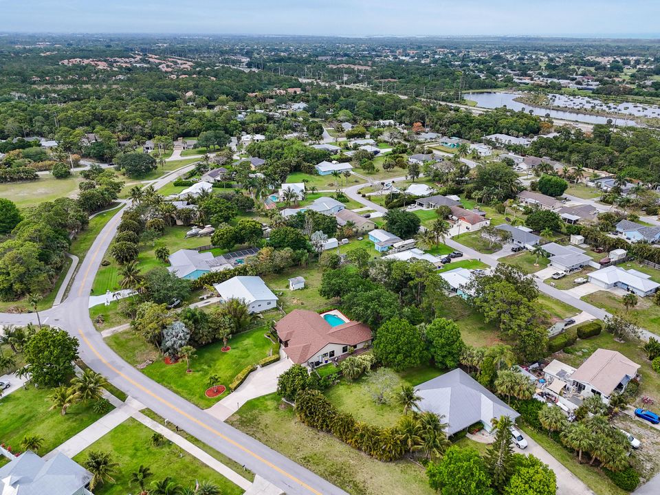 Под контрактом: $749,900 (5 спален, 2 ванн, 2492 Квадратных фут)