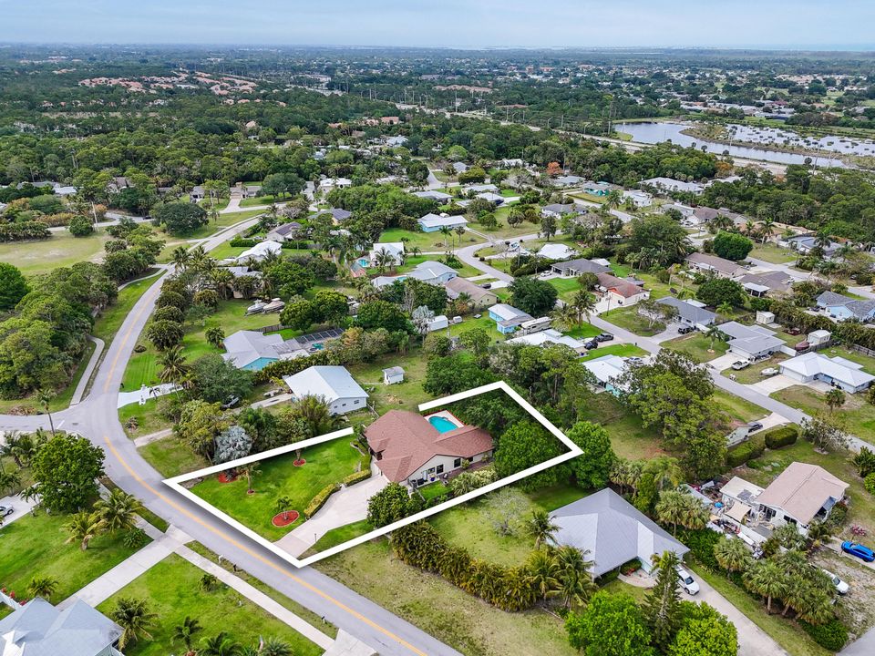 Под контрактом: $749,900 (5 спален, 2 ванн, 2492 Квадратных фут)