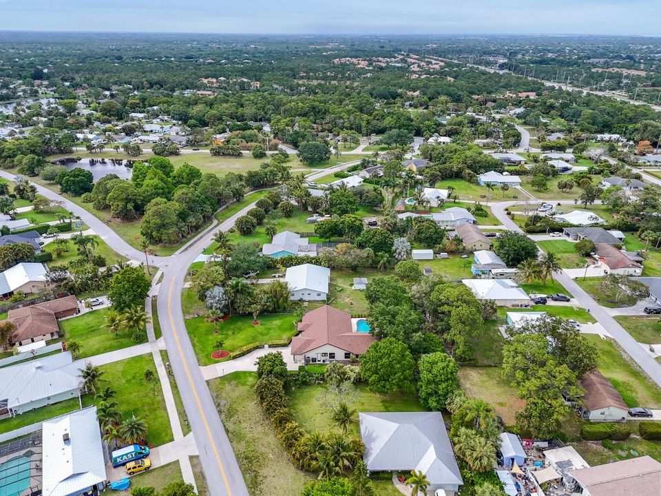 Под контрактом: $749,900 (5 спален, 2 ванн, 2492 Квадратных фут)