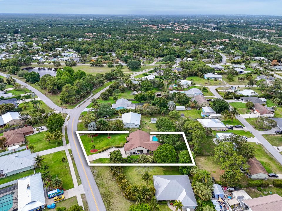 Под контрактом: $749,900 (5 спален, 2 ванн, 2492 Квадратных фут)