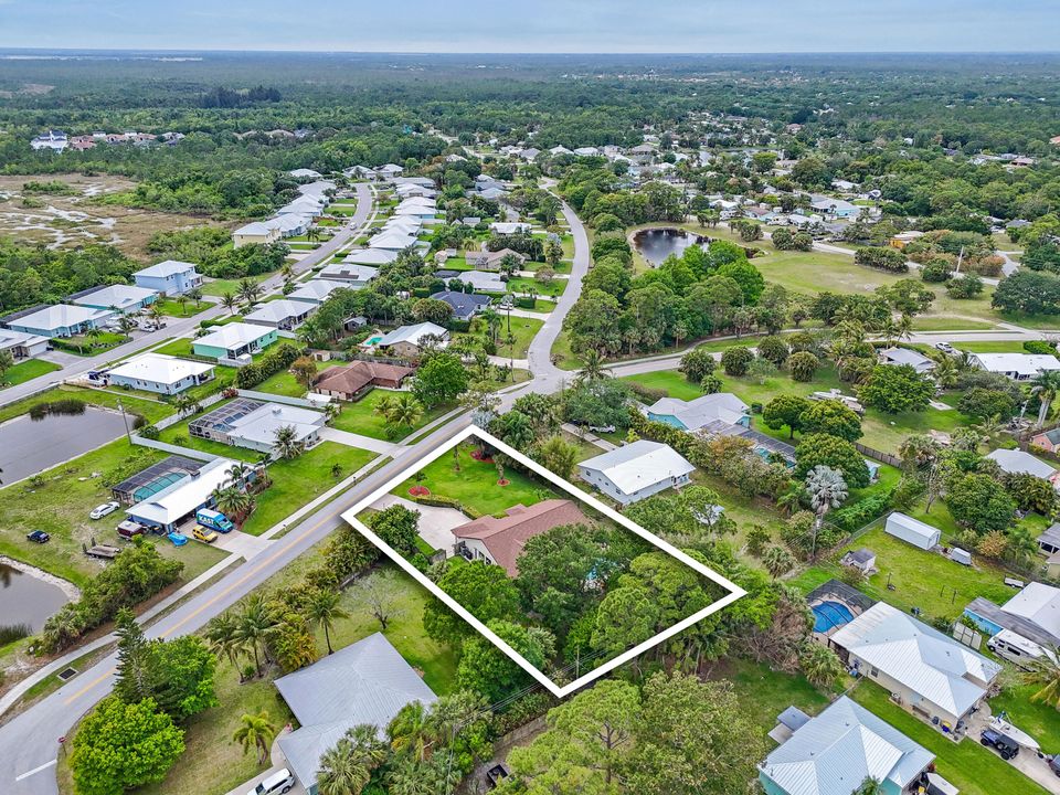 Под контрактом: $749,900 (5 спален, 2 ванн, 2492 Квадратных фут)