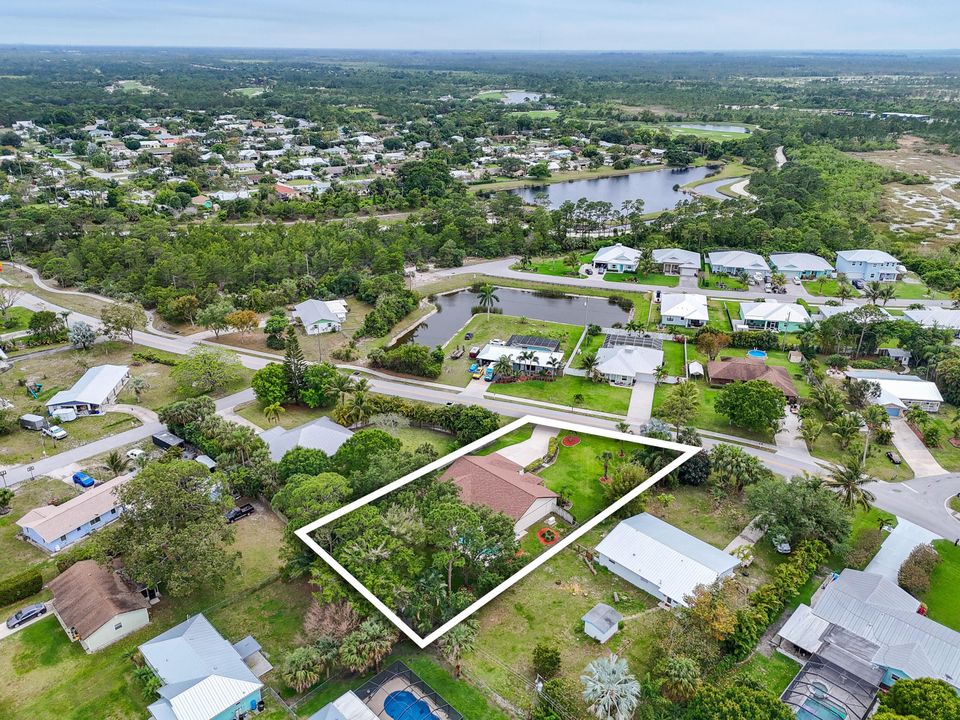 Под контрактом: $749,900 (5 спален, 2 ванн, 2492 Квадратных фут)