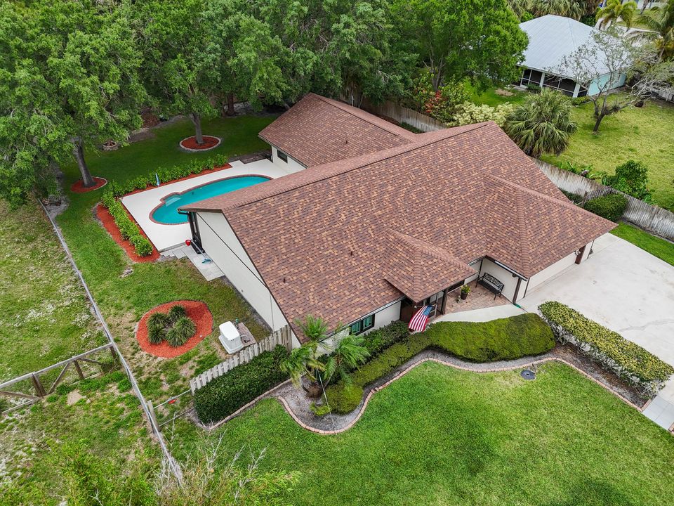 Под контрактом: $749,900 (5 спален, 2 ванн, 2492 Квадратных фут)