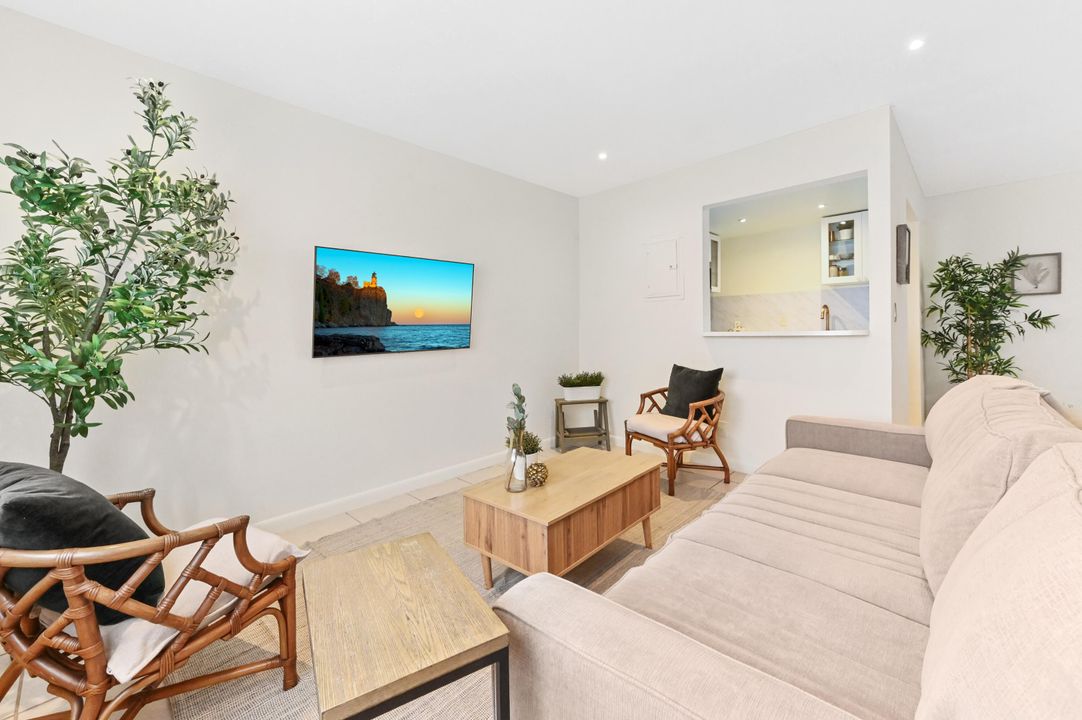 На продажу: $78,000 (1 спален, 1 ванн, 720 Квадратных фут)