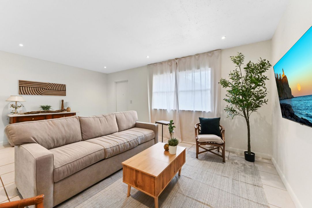 На продажу: $78,000 (1 спален, 1 ванн, 720 Квадратных фут)