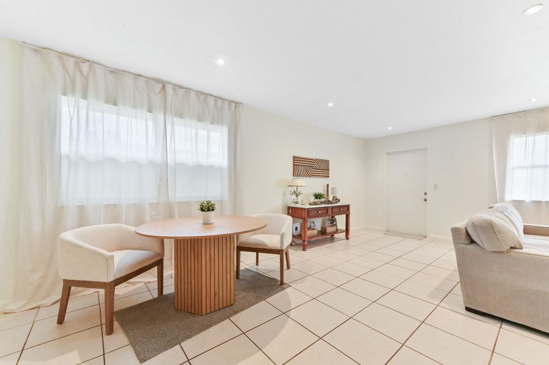 На продажу: $78,000 (1 спален, 1 ванн, 720 Квадратных фут)