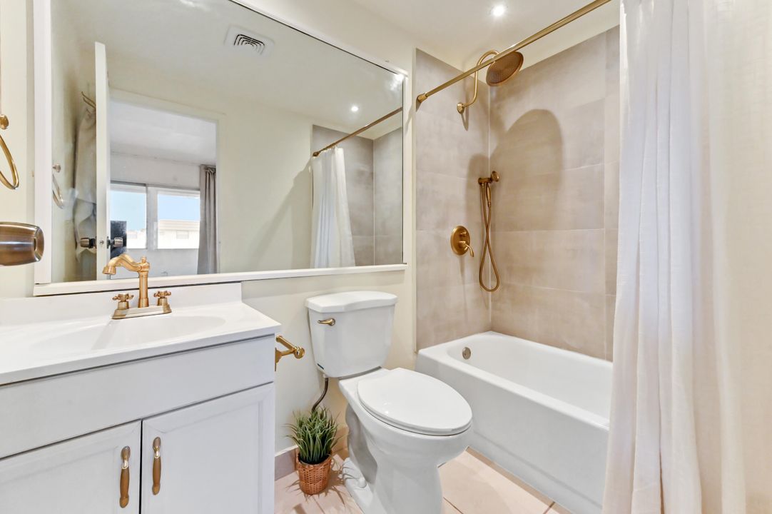 На продажу: $78,000 (1 спален, 1 ванн, 720 Квадратных фут)