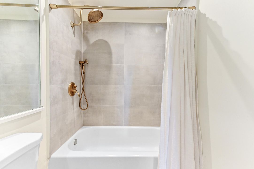 На продажу: $78,000 (1 спален, 1 ванн, 720 Квадратных фут)