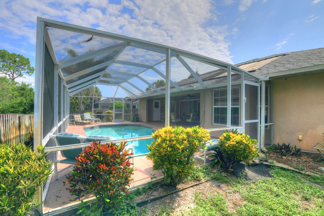 Под контрактом: $375,000 (3 спален, 2 ванн, 1848 Квадратных фут)