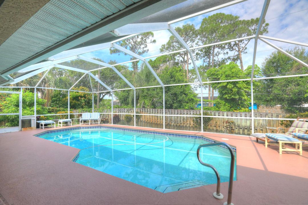 Под контрактом: $375,000 (3 спален, 2 ванн, 1848 Квадратных фут)