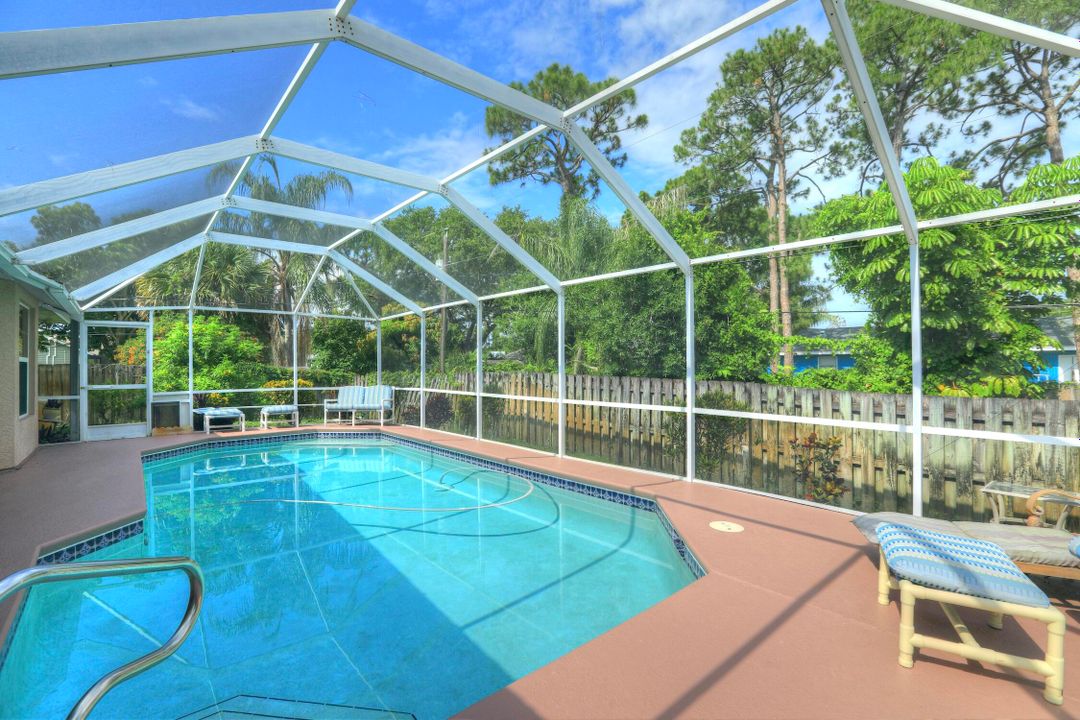 Под контрактом: $375,000 (3 спален, 2 ванн, 1848 Квадратных фут)