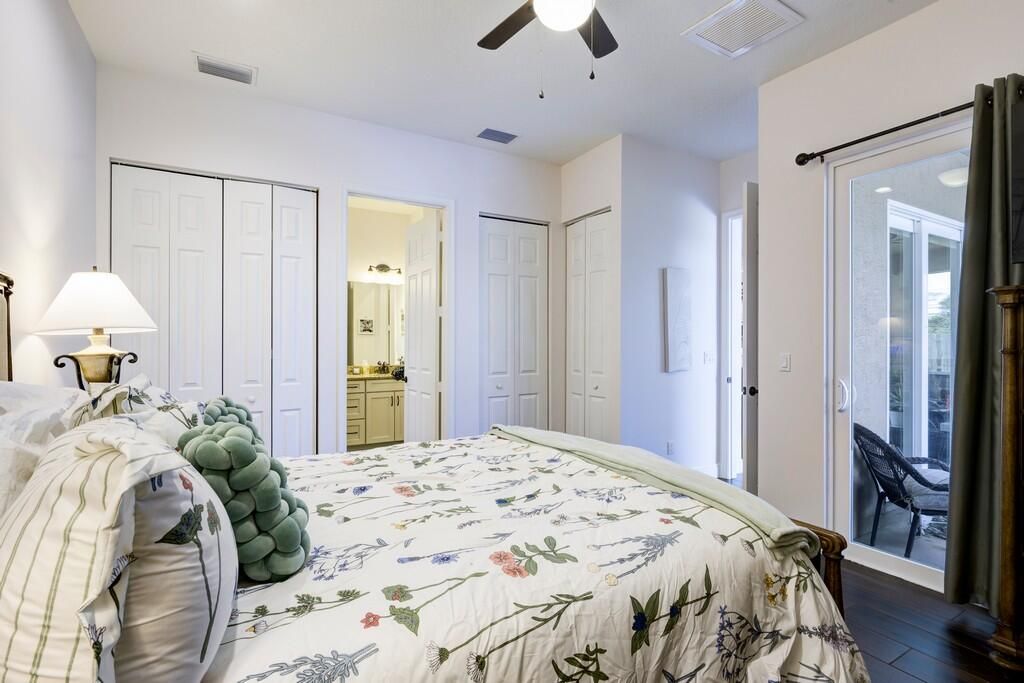 合同活跃: $599,000 (4 贝兹, 2 浴室, 1819 平方英尺)