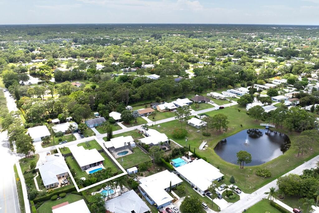 合同活跃: $599,000 (4 贝兹, 2 浴室, 1819 平方英尺)