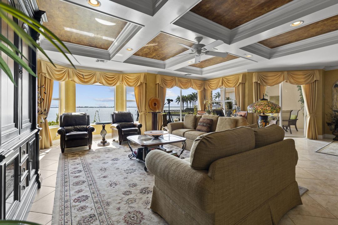 На продажу: $1,990,000 (3 спален, 3 ванн, 3960 Квадратных фут)