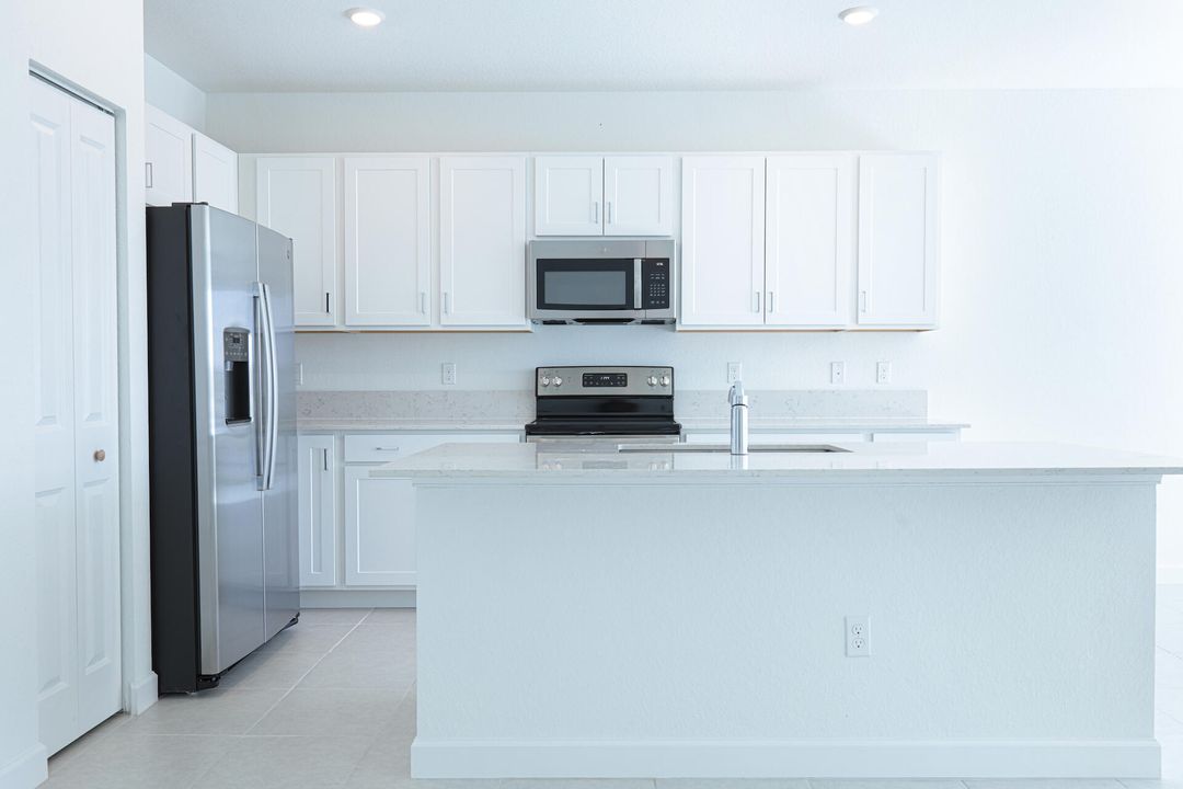 Activo con contrato: $315,000 (3 camas, 2 baños, 1632 Pies cuadrados)