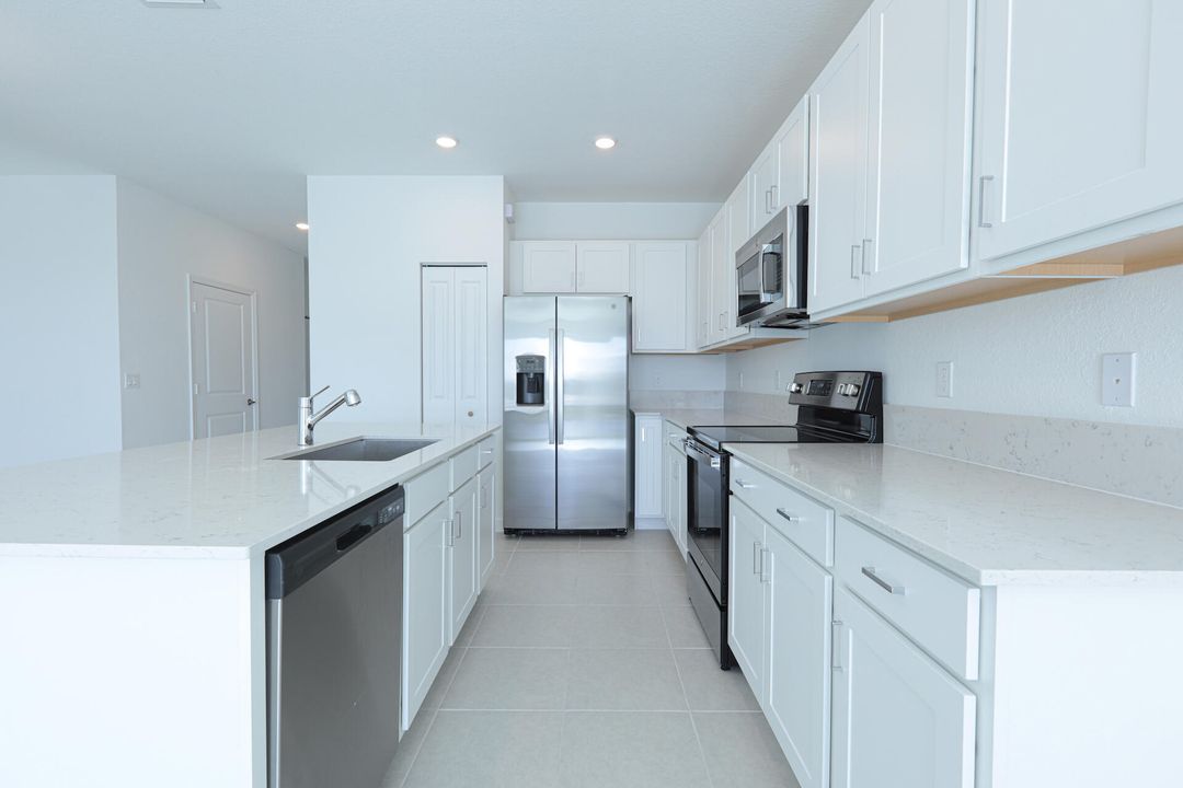 Activo con contrato: $315,000 (3 camas, 2 baños, 1632 Pies cuadrados)