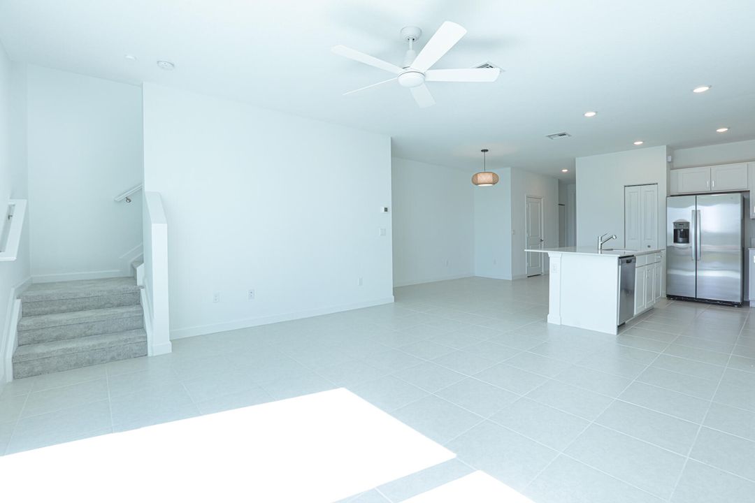 Activo con contrato: $315,000 (3 camas, 2 baños, 1632 Pies cuadrados)