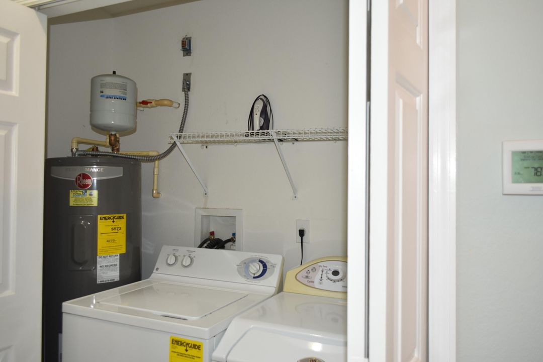 Под контрактом: $279,900 (3 спален, 2 ванн, 1463 Квадратных фут)