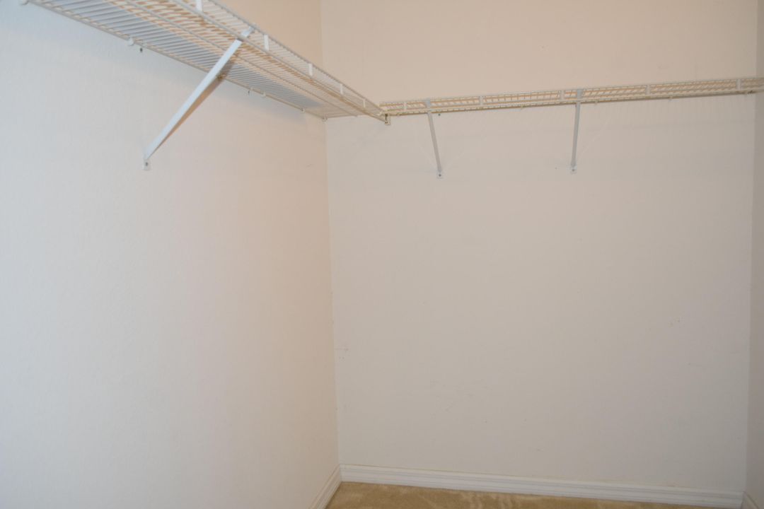 Под контрактом: $279,900 (3 спален, 2 ванн, 1463 Квадратных фут)