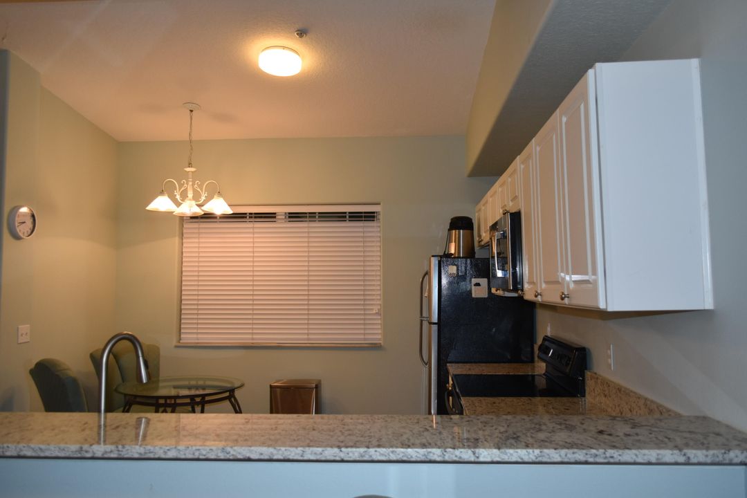 Под контрактом: $279,900 (3 спален, 2 ванн, 1463 Квадратных фут)