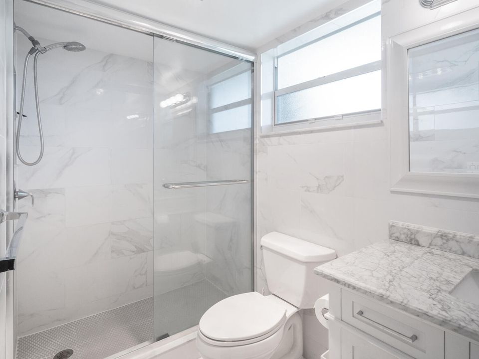 待售: $89,900 (1 贝兹, 1 浴室, 696 平方英尺)