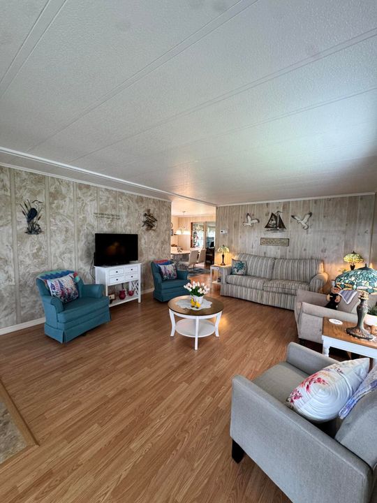 For Sale: $34,900 (2 beds, 2 baths, 1400 Square Feet)