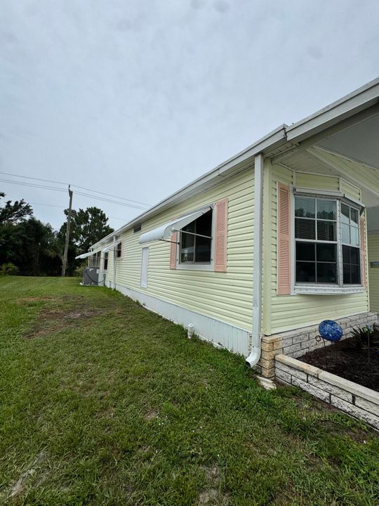 For Sale: $34,900 (2 beds, 2 baths, 1400 Square Feet)