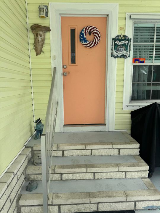 For Sale: $34,900 (2 beds, 2 baths, 1400 Square Feet)