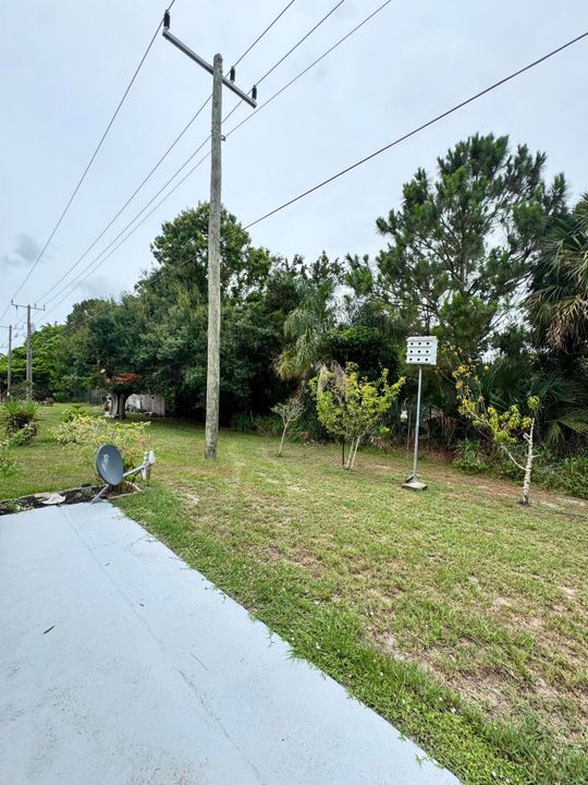 For Sale: $34,900 (2 beds, 2 baths, 1400 Square Feet)