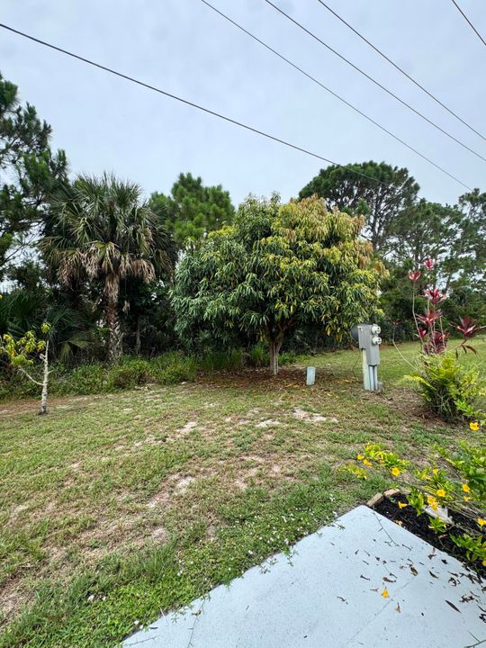 For Sale: $34,900 (2 beds, 2 baths, 1400 Square Feet)