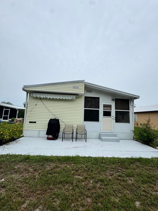 For Sale: $34,900 (2 beds, 2 baths, 1400 Square Feet)