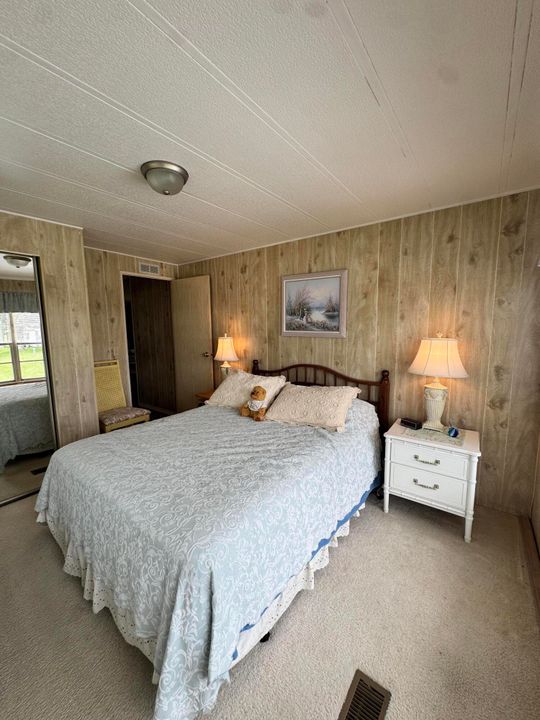 For Sale: $34,900 (2 beds, 2 baths, 1400 Square Feet)