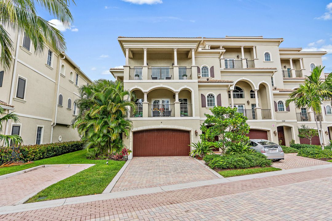 В аренду: $18,000 (3 спален, 3 ванн, 2965 Квадратных фут)