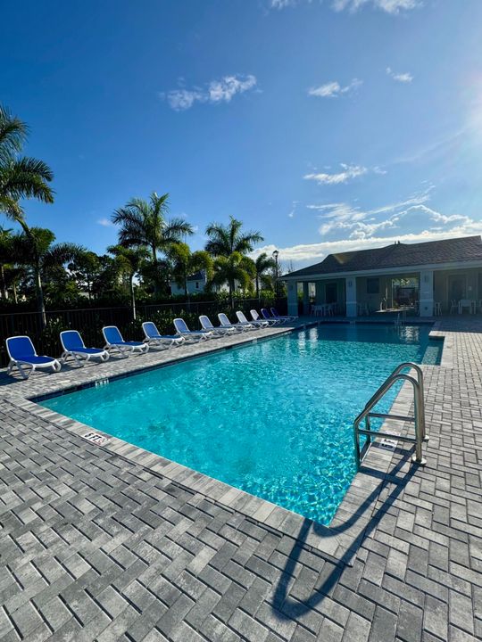 Activo con contrato: $315,000 (3 camas, 2 baños, 1632 Pies cuadrados)