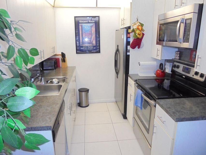 Recently Rented: $2,850 (1 beds, 1 baths, 755 Square Feet)