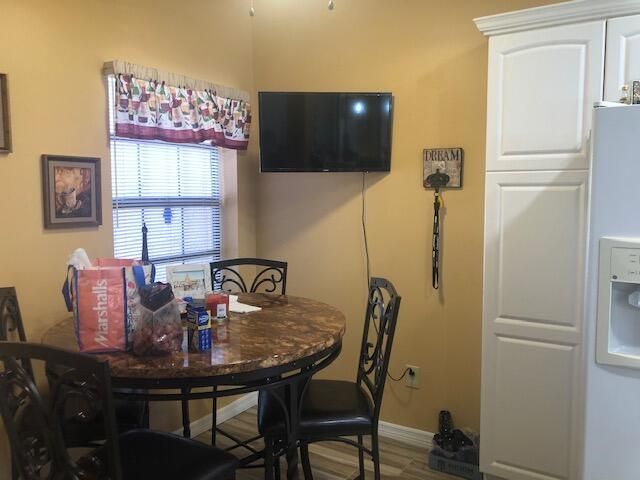 Active With Contract: $4,000 (3 beds, 2 baths, 1724 Square Feet)