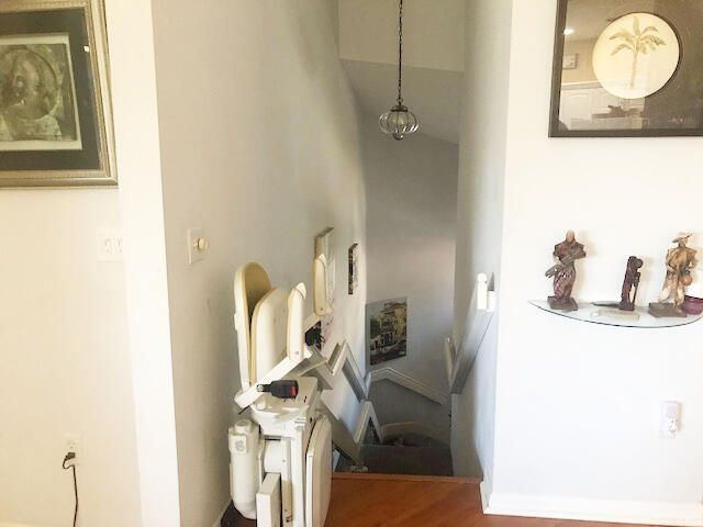 Active With Contract: $4,000 (3 beds, 2 baths, 1724 Square Feet)