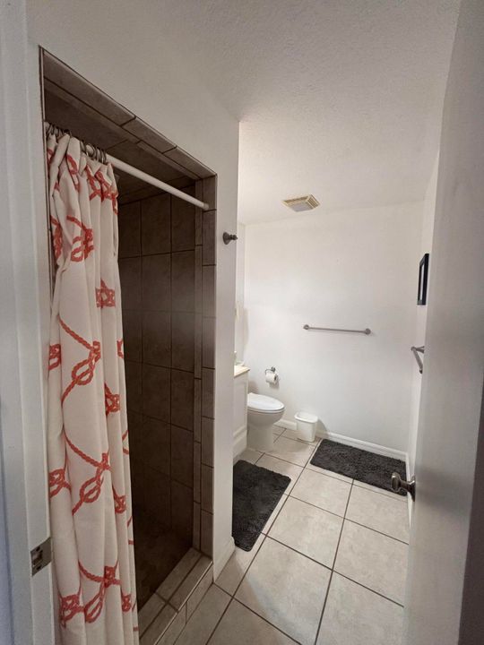 На продажу: $215,000 (2 спален, 2 ванн, 1060 Квадратных фут)