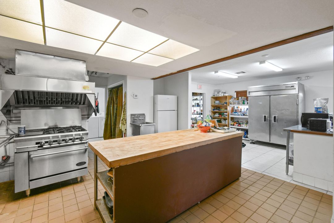 На продажу: $2,895,000 (0 спален, 0 ванн, 13293 Квадратных фут)