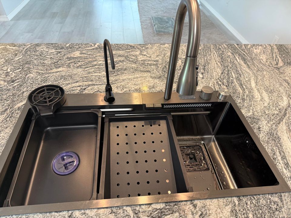 出租: $1,950 (2 贝兹, 2 浴室, 969 平方英尺)