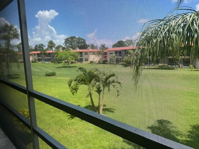 待售: $69,900 (2 贝兹, 1 浴室, 819 平方英尺)