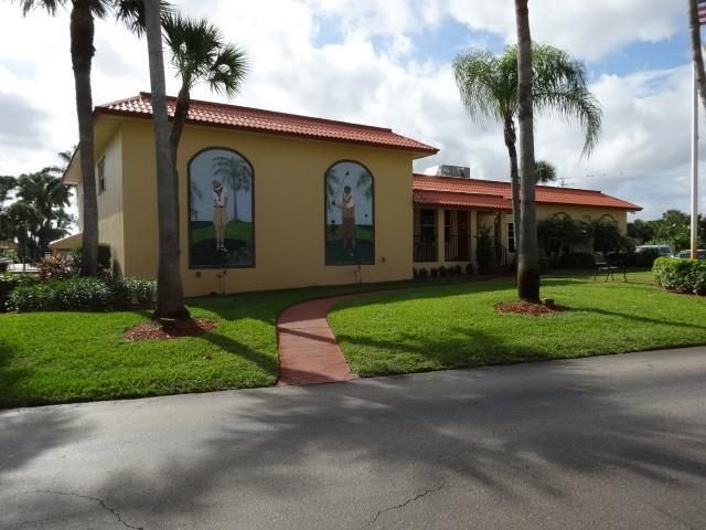 待售: $69,900 (2 贝兹, 1 浴室, 819 平方英尺)