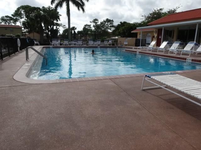 待售: $69,900 (2 贝兹, 1 浴室, 819 平方英尺)