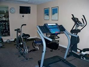 待售: $69,900 (2 贝兹, 1 浴室, 819 平方英尺)