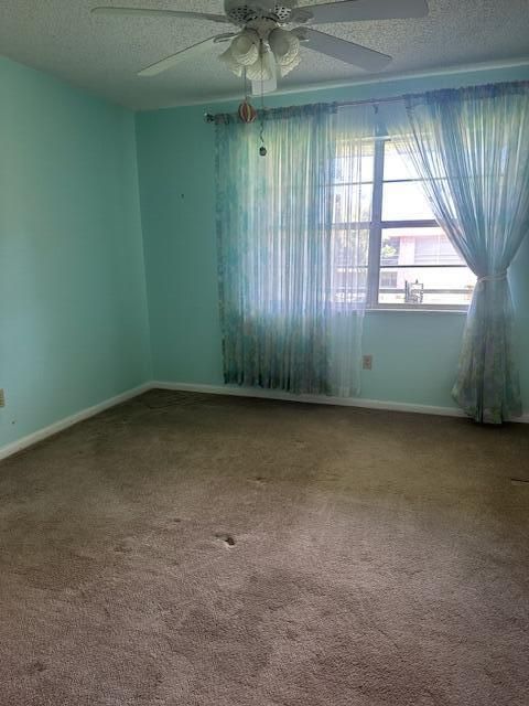 待售: $69,900 (2 贝兹, 1 浴室, 819 平方英尺)